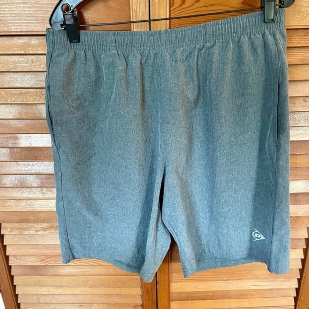 Dunlop Quick Dry Sport Sports with pockets. like new​
